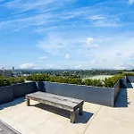 Cozy 3Br Home With Large Balcony For Relaxation