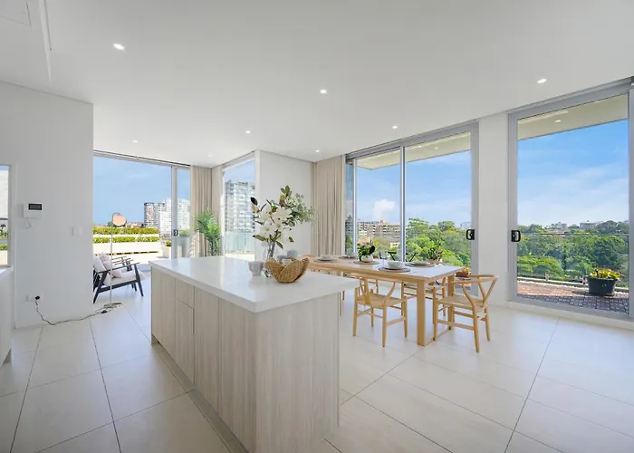 Cozy 3Br Home With Large Balcony For Relaxation