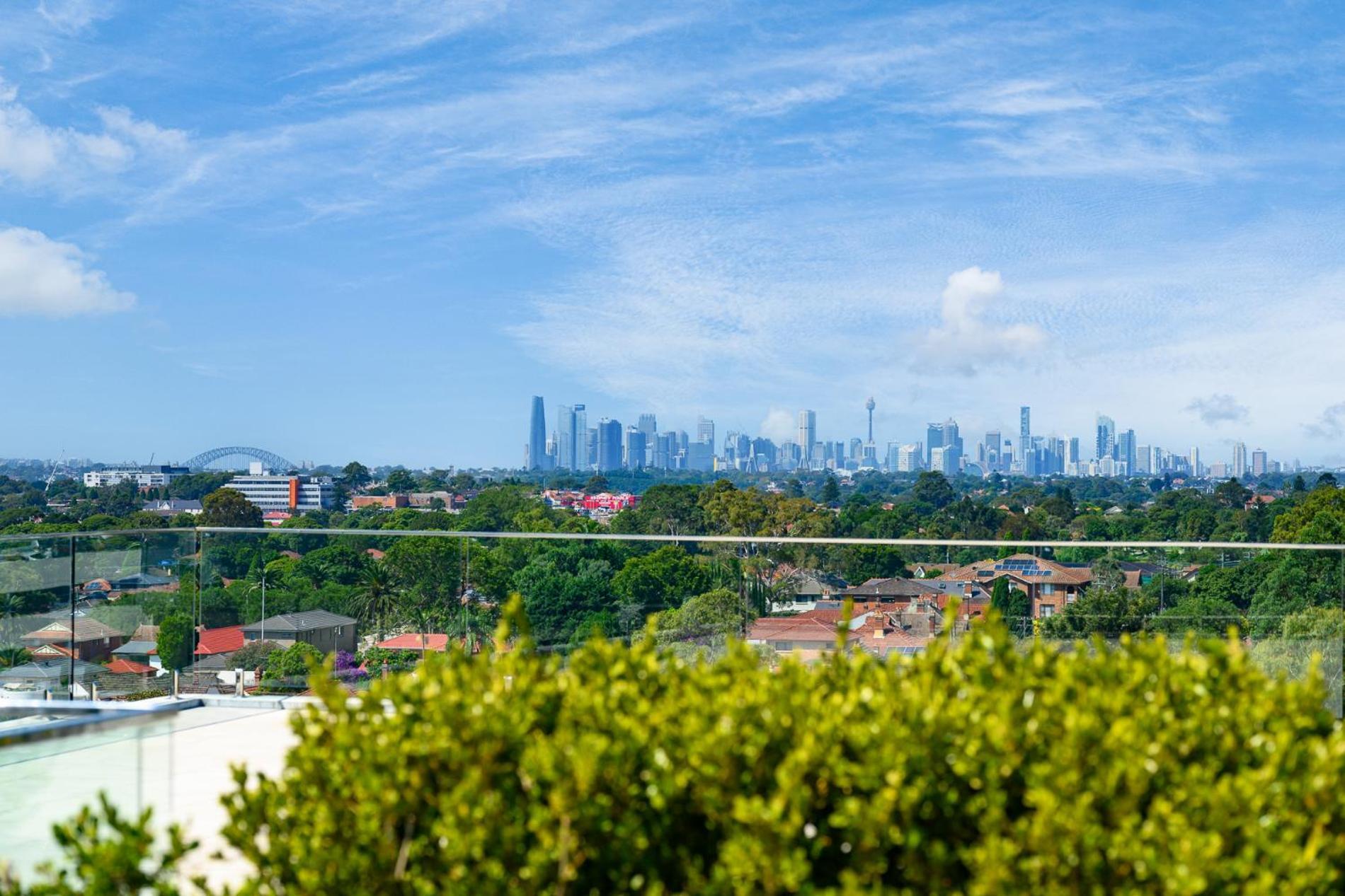 Cozy 3br With Large Balcony For Relaxation Sydney