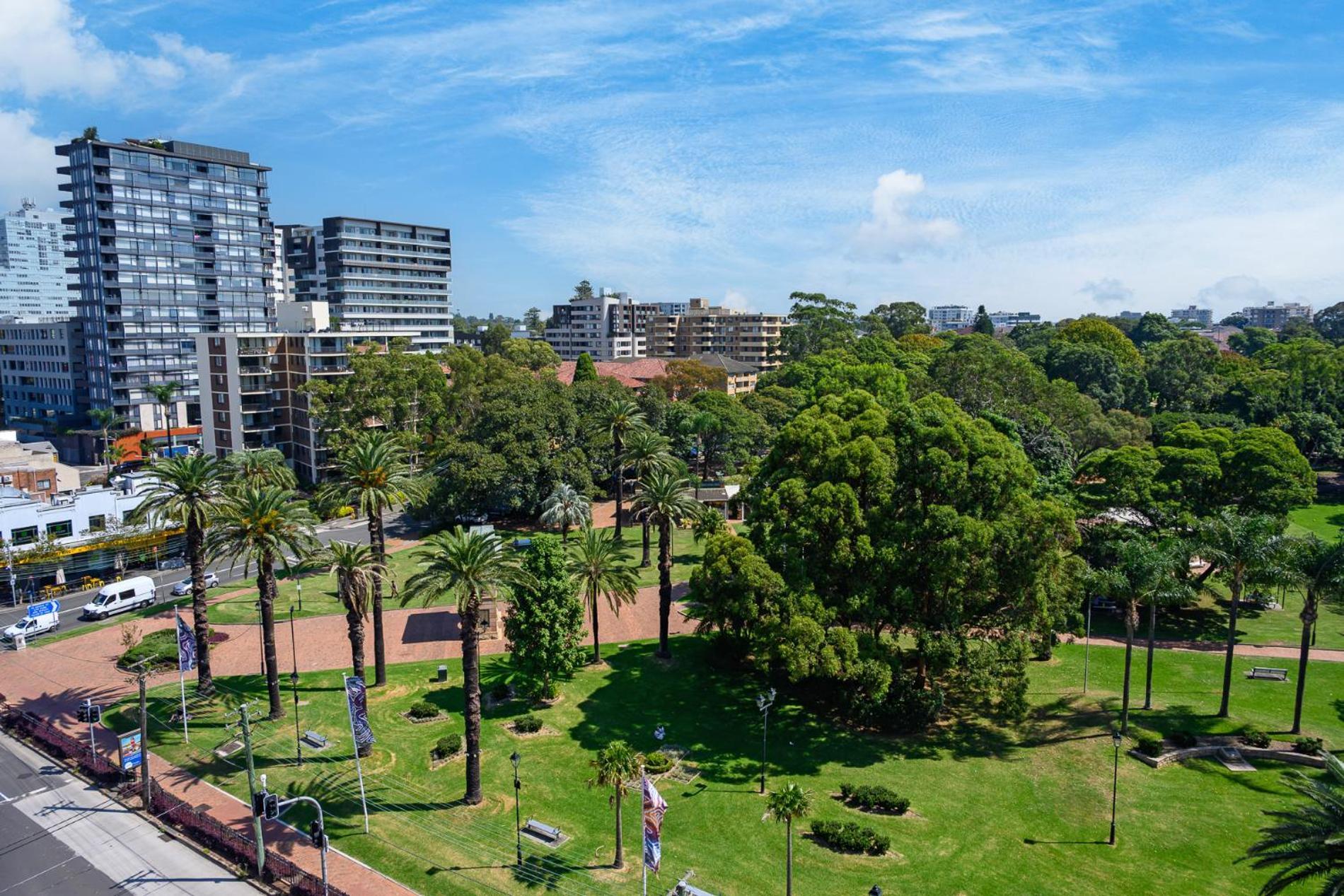 Apartment Cozy 3br With Large Balcony For Relaxation Sydney