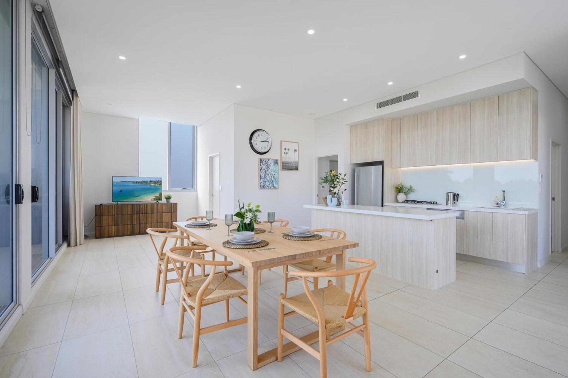 Cozy 3br With Large Balcony For Relaxation * Sydney