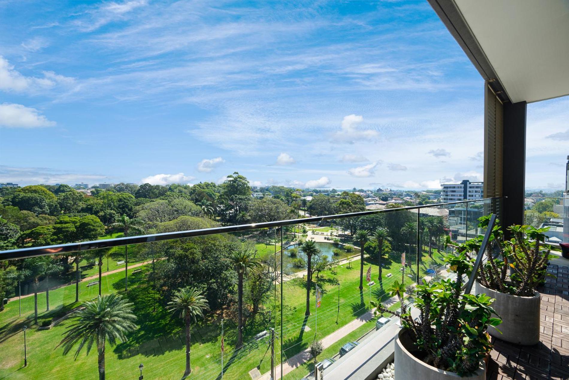 Cozy 3br With Large Balcony For Relaxation