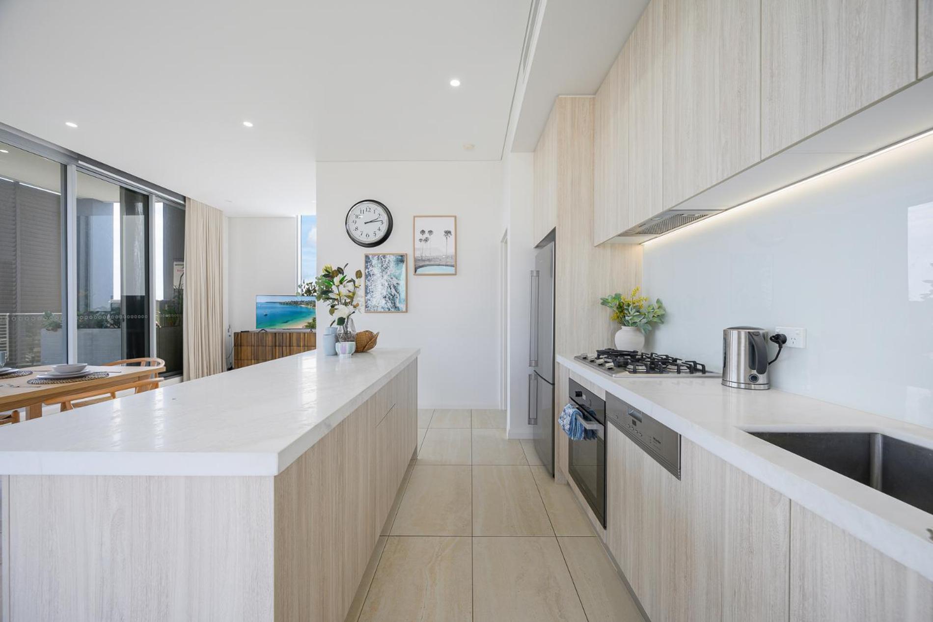 Apartment Cozy 3br With Large Balcony For Relaxation *