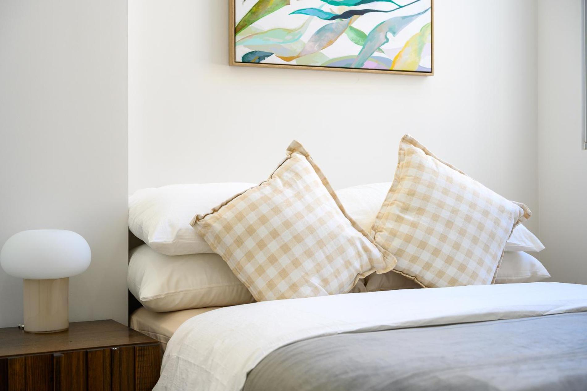 Cozy 3br With Large Balcony For Relaxation * Sydney